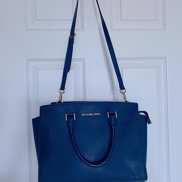 Michael Kors Handbags - Michael Kors purse